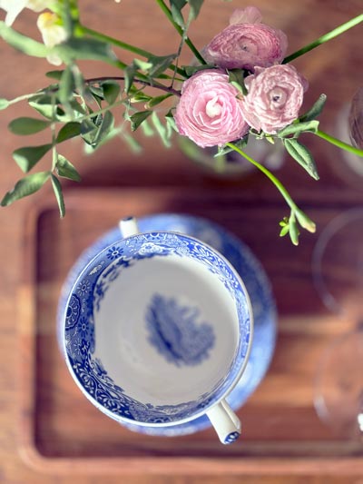 KLARA PSYKIATRI - Neuropsykiatriska utredningar barn och vuxna - Tekoppar och blommor